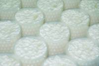 Fabrication du fromage - Faisselles de caillé frais avec rehausses